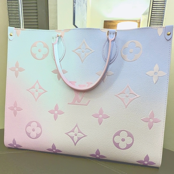Louis Vuitton OnTheGo GM in LIMITED EDITION Sunrise Pastel NEW in Gift Box - Picture 7 of 16